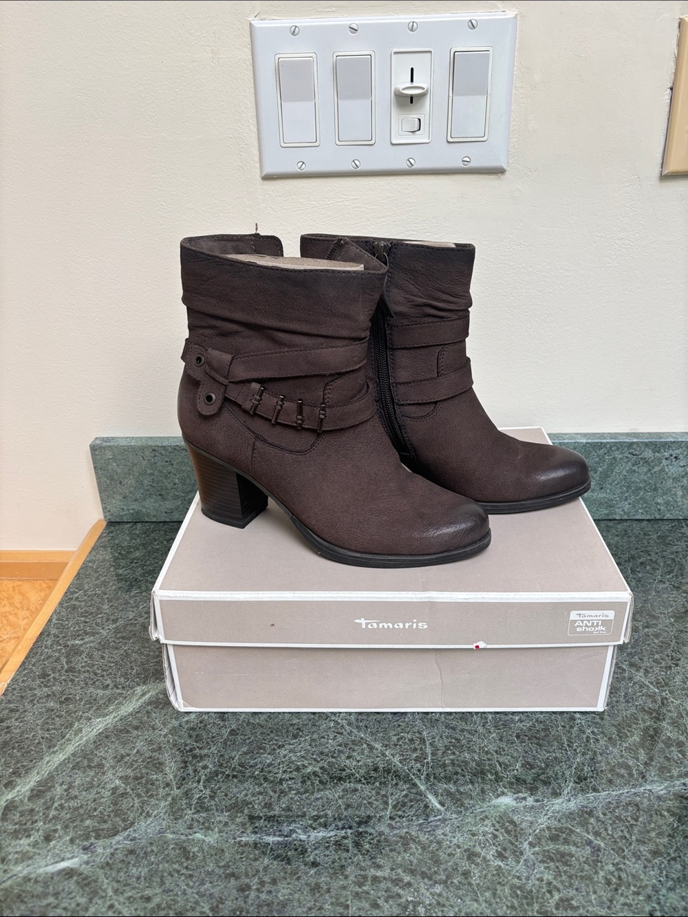 NWT Tamaris brown ankle boots in original shoebox